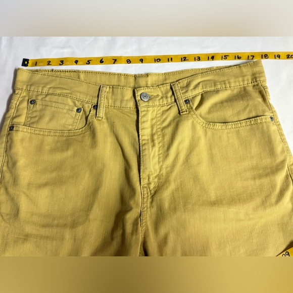 LEVI'S 508 Mustard Yellow Flat Front Shorts size 34 - Picture 8 of 9